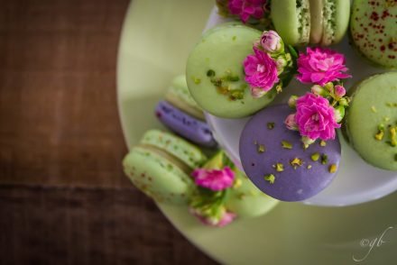 Macaron al pistacchio con meringa italiana