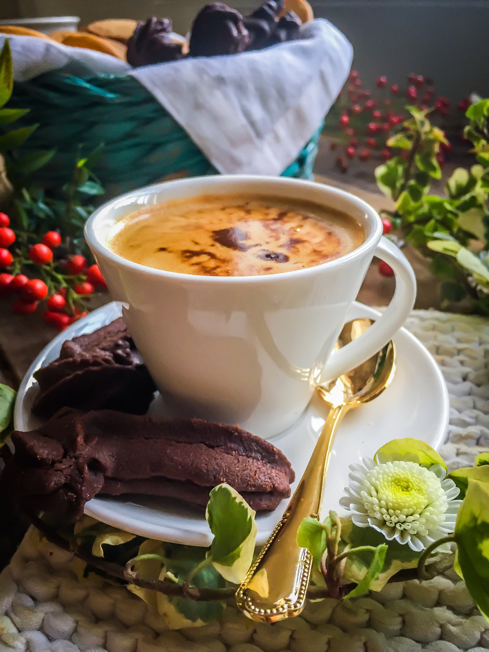 Biscotti da caffè: frollini al cacao e arancia