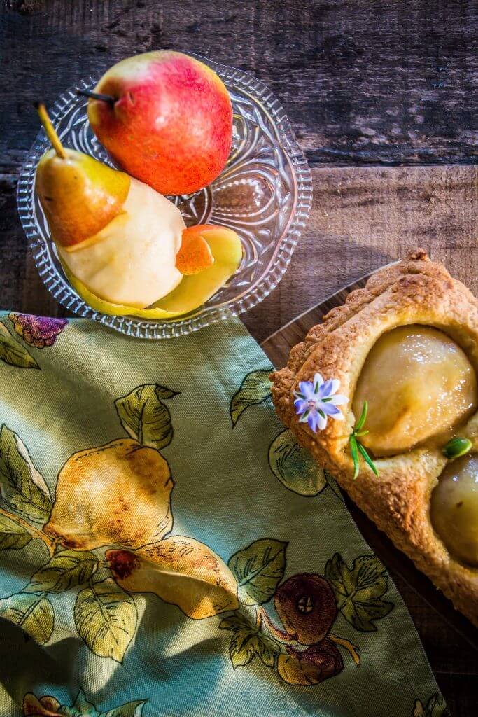 Pear tart with frangipane cream