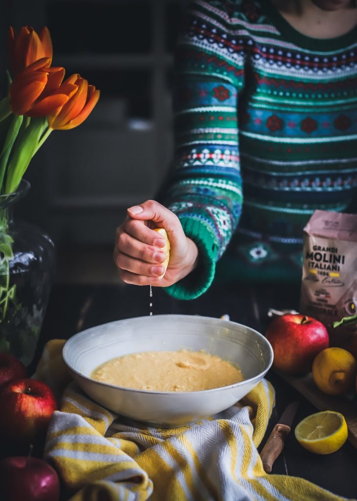 Torta di mele alla francese con gelatina alla cannella