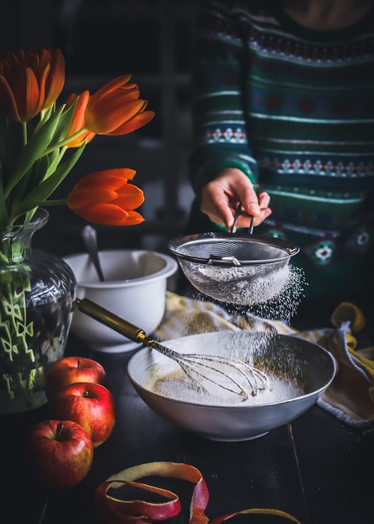 Torta di mele alla francese con gelatina alla cannella