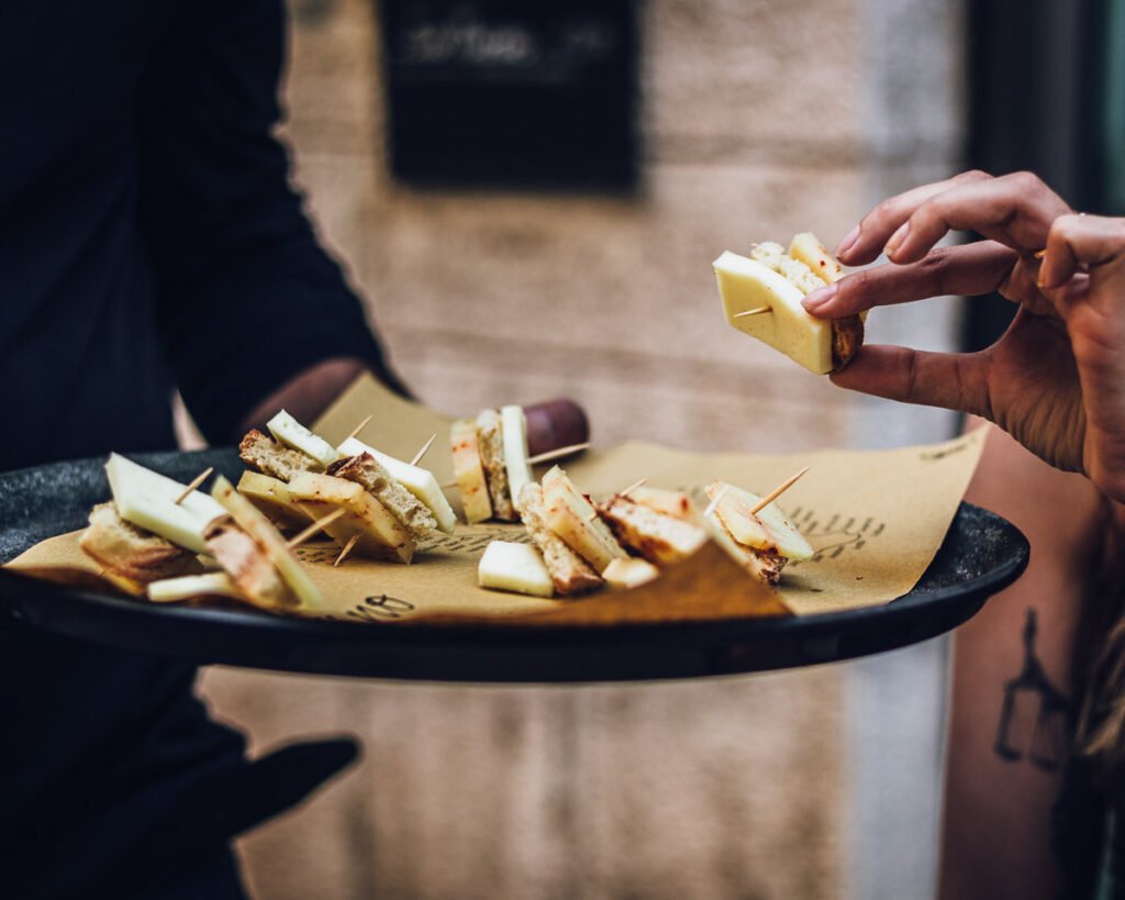 Lezione di cucina con orecchiette e abbinamento di vini a Lecce-Di La Strada del Vino Wine Bistrot