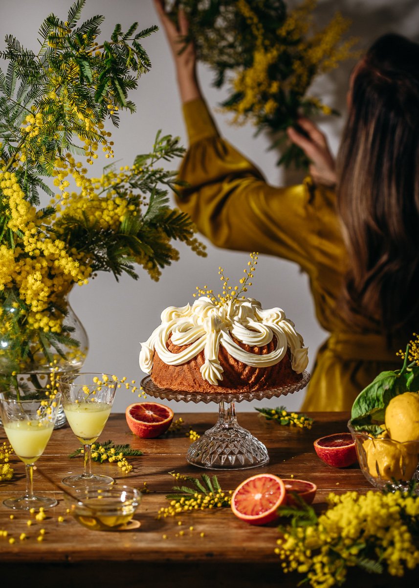 Ricetta della Bundt cake al miele e arancia rossa con Buttercream alla meringa svizzera