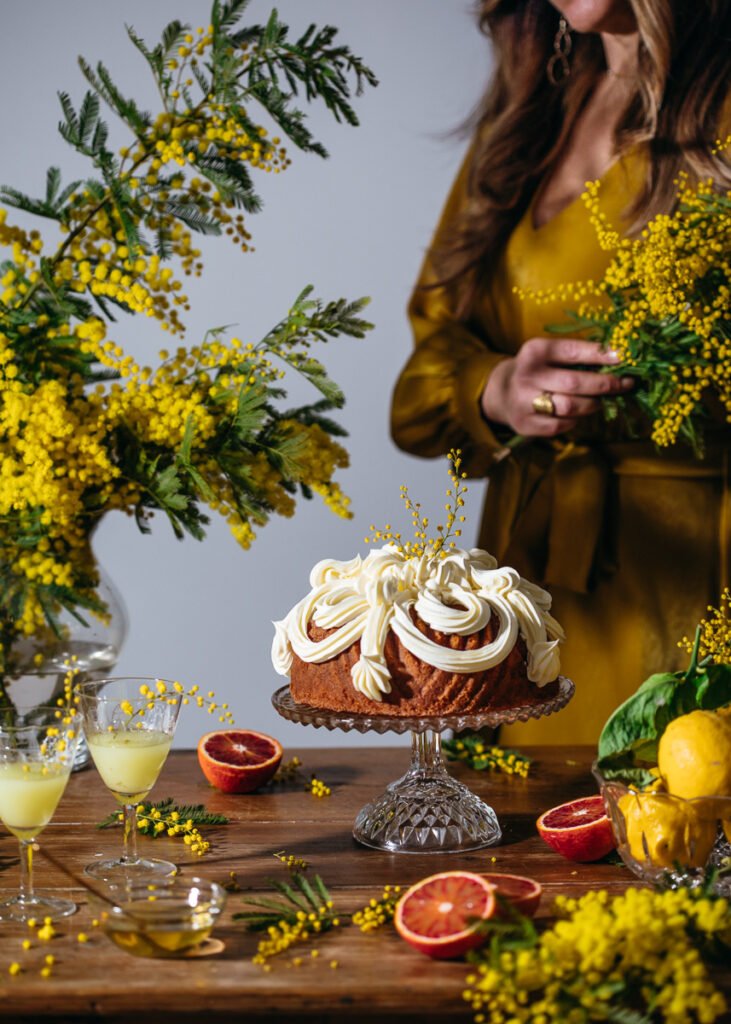 Bundt cake al miele e arancia rossa con Buttercream alla meringa svizzera