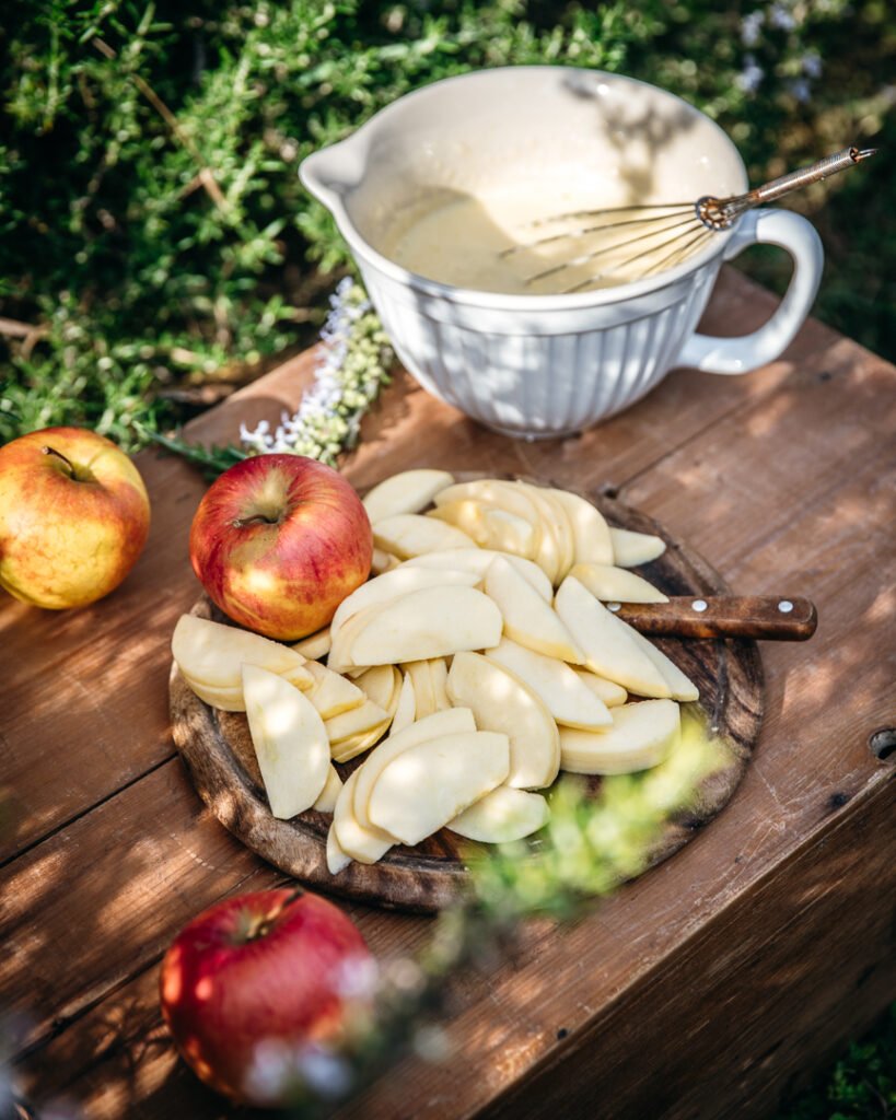 Ingredienti per torta di mele e crema pasticcera a spirale